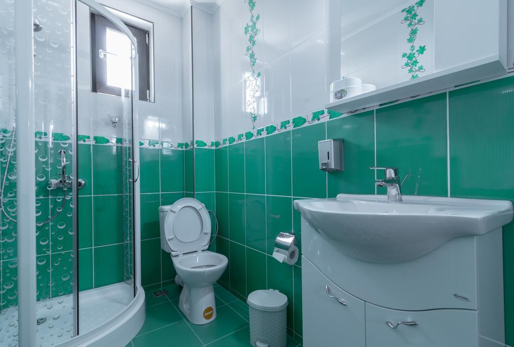 Conacul Lui Bulica Hotel Novaci-Straini Ngoại thất bức ảnh