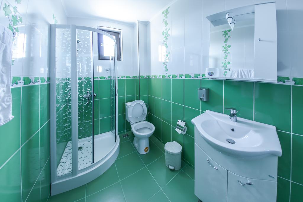 Conacul Lui Bulica Hotel Novaci-Straini Ngoại thất bức ảnh