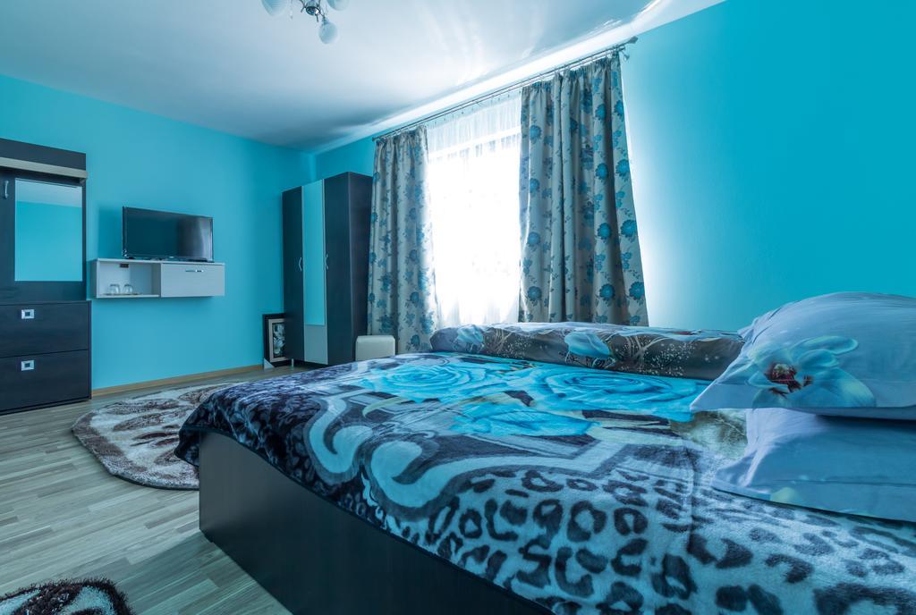 Conacul Lui Bulica Hotel Novaci-Straini Ngoại thất bức ảnh
