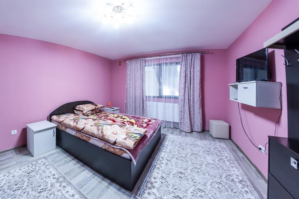 Conacul Lui Bulica Hotel Novaci-Straini Ngoại thất bức ảnh